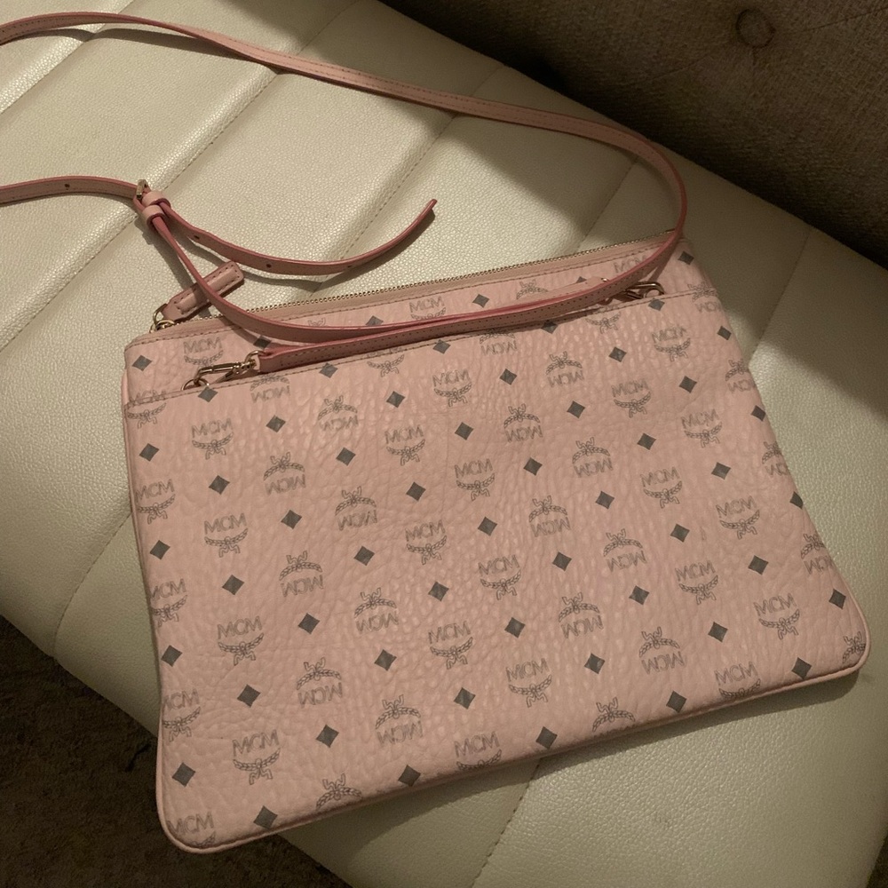 Crossbody MCM! GREAT CONDITION